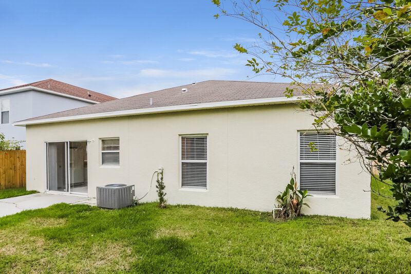 2,175/Mo, 551 Wellesly St Oviedo, FL 32765 Rear View