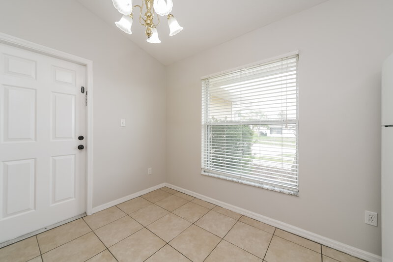 2,120/Mo, 918 Palm Forest Ln Minneola, FL 34715 Dining Room View
