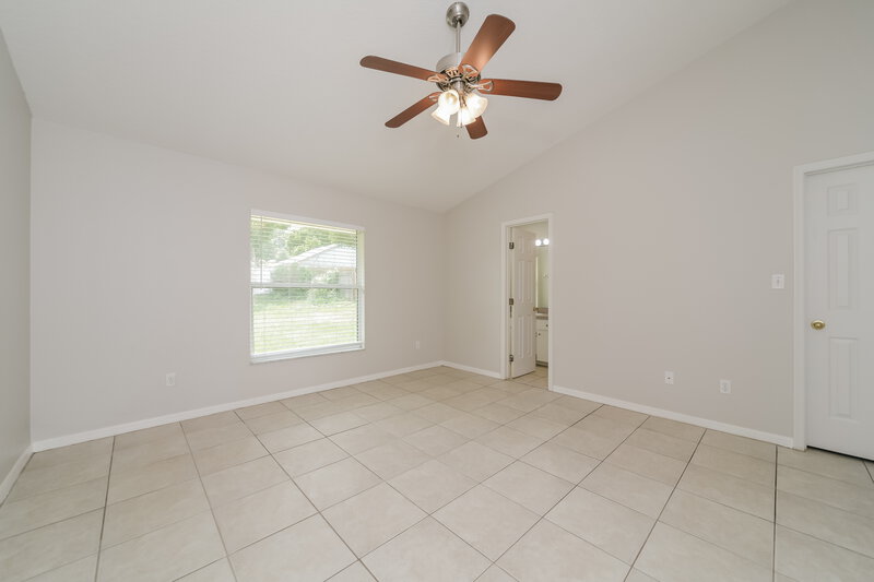 2,120/Mo, 918 Palm Forest Ln Minneola, FL 34715 Main Bedroom View