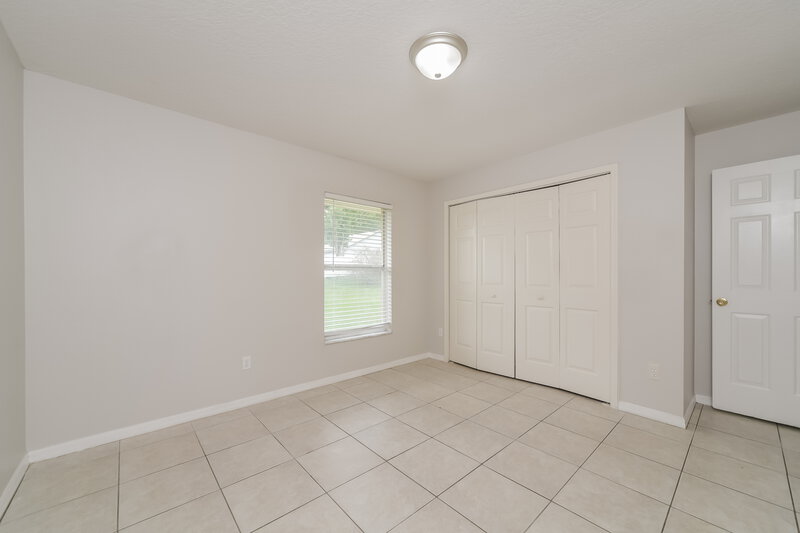 2,120/Mo, 918 Palm Forest Ln Minneola, FL 34715 Bedroom View