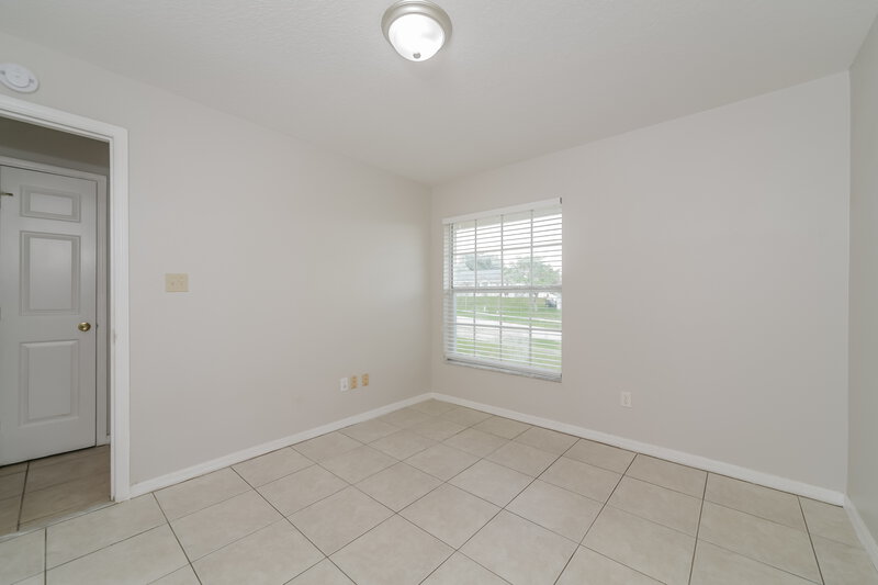 2,120/Mo, 918 Palm Forest Ln Minneola, FL 34715 Bedroom View 2