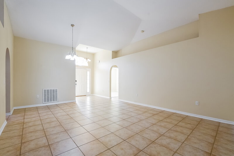 1,755/Mo, 5201 Silver Thistle Ln Saint Cloud, FL 34772 Living Room View 2