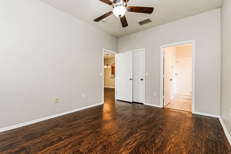 2,360/Mo, 1810 Meadow Pond Way Orlando, FL 32824 Main Bedroom View 2