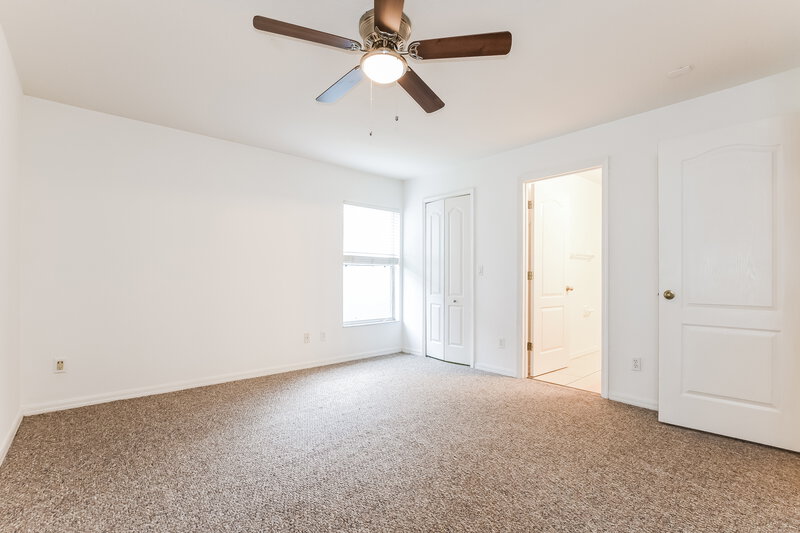 1,895/Mo, 2728 Regency Oak Ln Orlando, FL 32833 Main Bedroom View