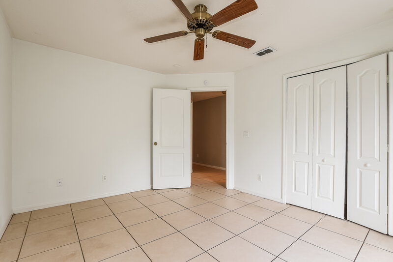 1,895/Mo, 2728 Regency Oak Ln Orlando, FL 32833 Bedroom View 3