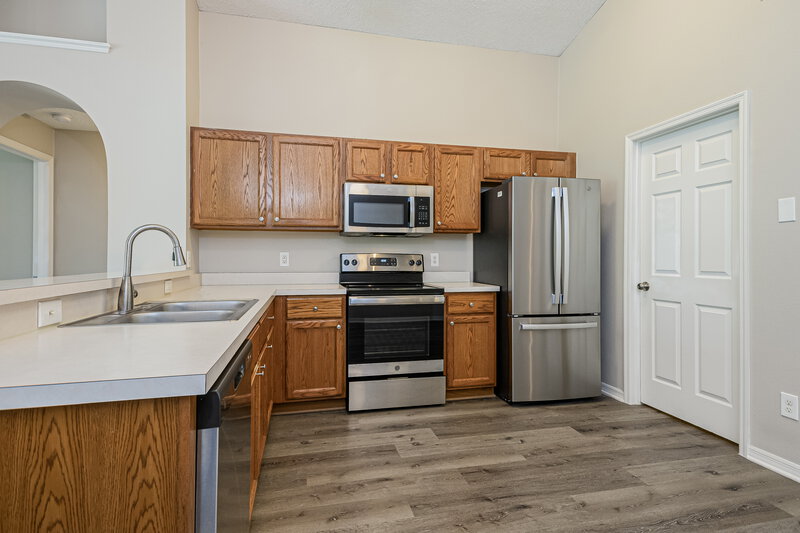 2,575/Mo, 11528 Grazeley Ct Orlando, FL 32837 Kitchen View 2