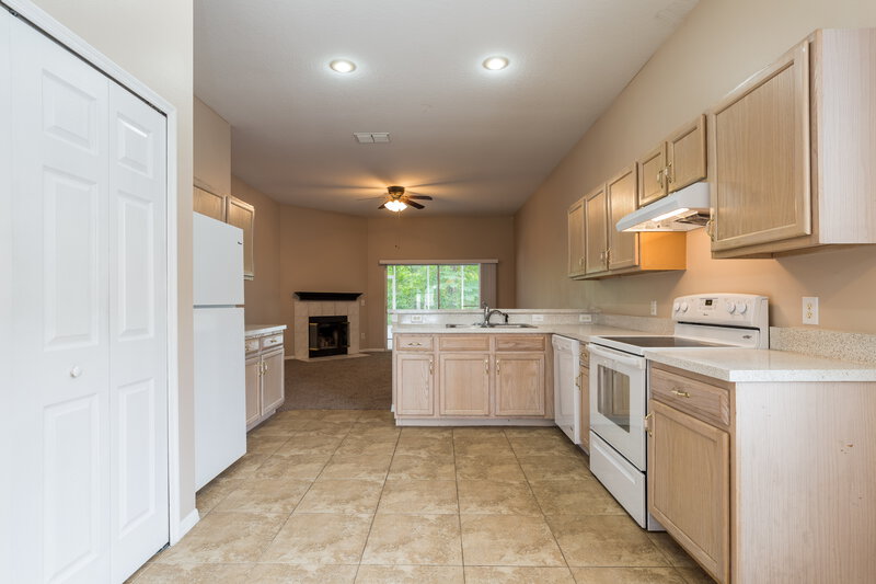1,970/Mo, 2390 Cobblefield Cir Apopka, FL 32703 Kitchen View