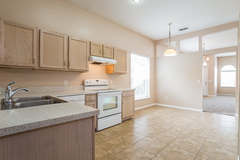 1,970/Mo, 2390 Cobblefield Cir Apopka, FL 32703 Kitchen View 2