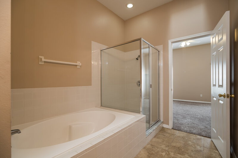 1,970/Mo, 2390 Cobblefield Cir Apopka, FL 32703 Bathroom View 2