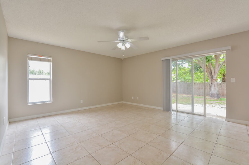 2,350/Mo, 12020 Woodglen Cir Clermont, FL 34711 Dining Room View