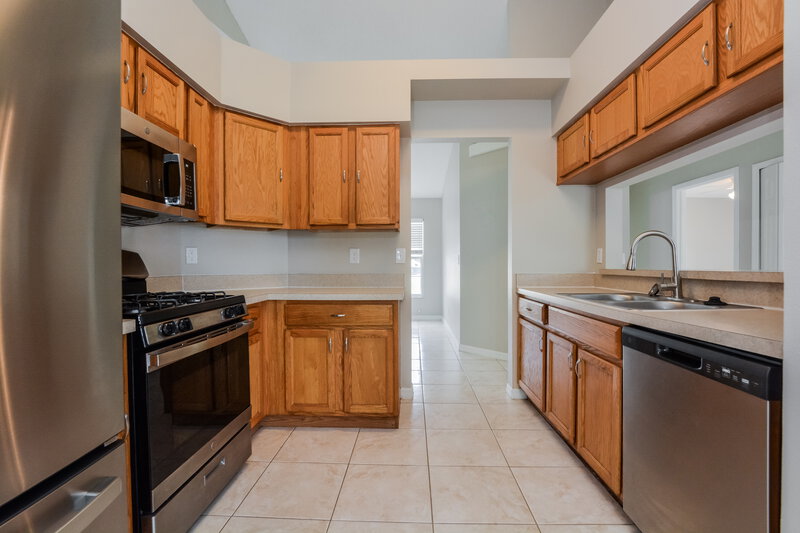 2,350/Mo, 12020 Woodglen Cir Clermont, FL 34711 Kitchen View