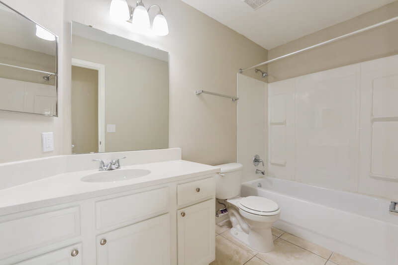 2,350/Mo, 12020 Woodglen Cir Clermont, FL 34711 Bathroom View