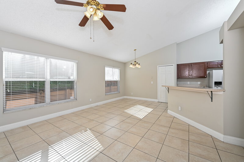 2,495/Mo, 30 N Cervidae Dr Apopka, FL 32703 Living Room View 3
