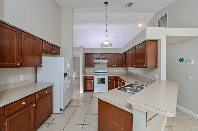 2,495/Mo, 30 N Cervidae Dr Apopka, FL 32703 Kitchen View