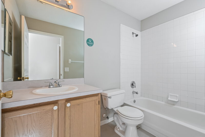 2,495/Mo, 30 N Cervidae Dr Apopka, FL 32703 Main Bathroom View