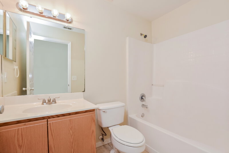 3,150/Mo, 792 Lake Doe Blvd Apopka, FL 32703 Bathroom View