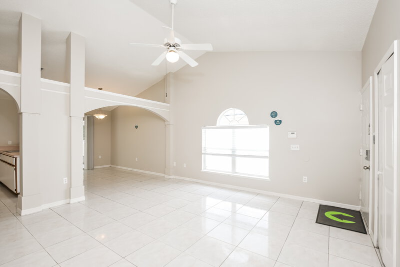 2,200/Mo, 7612 Fort Sumter Dr Orlando, FL 32822 Living Room View