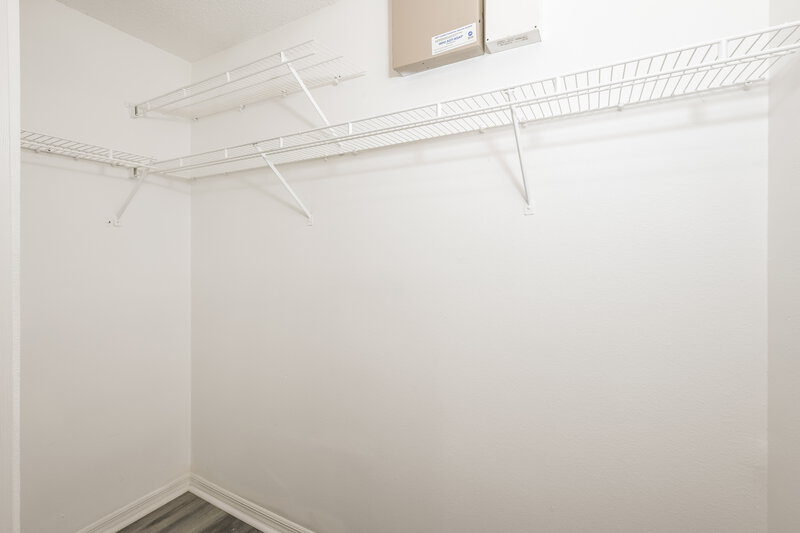 2,200/Mo, 7612 Fort Sumter Dr Orlando, FL 32822 Walk In Closet View