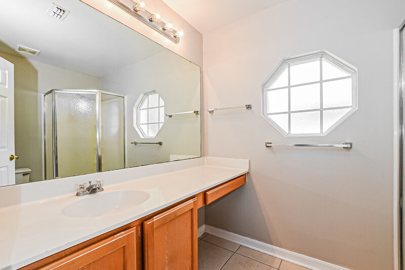 2,185/Mo, 1324 Montheath Cir Ocoee, FL 34761 Main Bathroom View