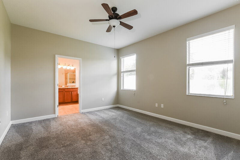 2,435/Mo, 4723 Coppola Dr Mount Dora, FL 32757 Main Bedroom View