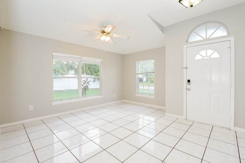 2,000/Mo, 3055 Pineda Dr Orlando, FL 32822 Living Room View