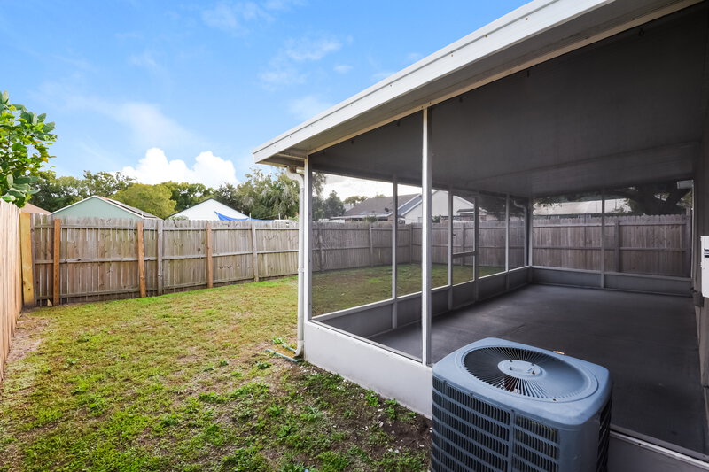 2,000/Mo, 3055 Pineda Dr Orlando, FL 32822 Rear View