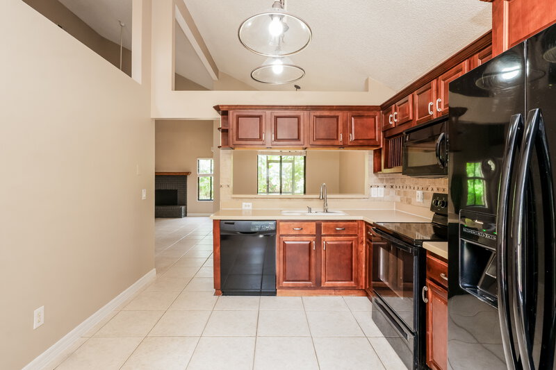 2,235/Mo, 1975 Piedmont Park Blvd Apopka, FL 32703 Kitchen View