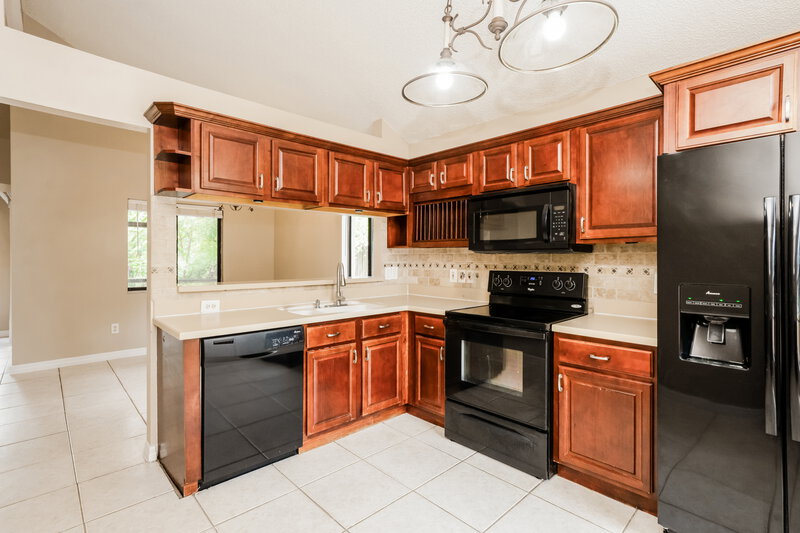2,235/Mo, 1975 Piedmont Park Blvd Apopka, FL 32703 Kitchen View 2