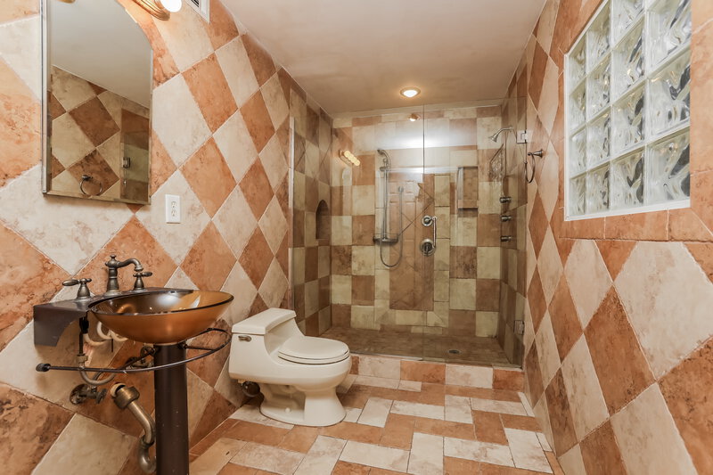 2,400/Mo, 1975 Piedmont Park Blvd Apopka, FL 32703 Main Bathroom View