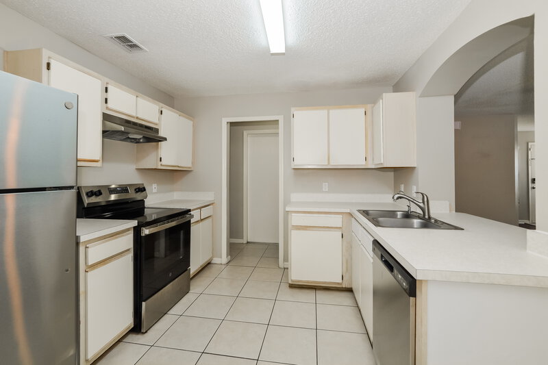 2,440/Mo, 1266 Sheeler Hills Dr Apopka, FL 32703 Kitchen View