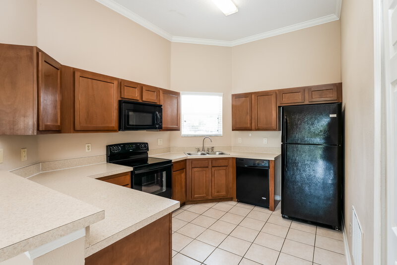 2,820/Mo, 2944 Cedena Cove St Orlando, FL 32817 Kitchen View