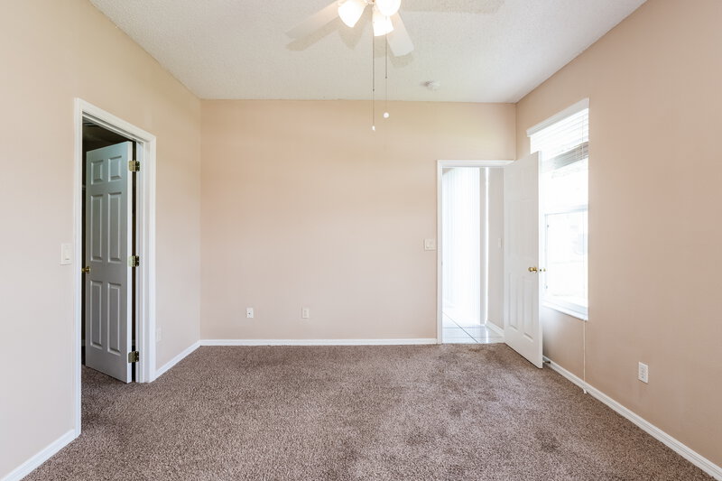 2,820/Mo, 2944 Cedena Cove St Orlando, FL 32817 Main Bedroom View