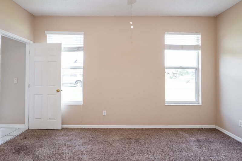 2,820/Mo, 2944 Cedena Cove St Orlando, FL 32817 Main Bedroom View 2