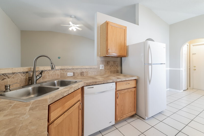 2,860/Mo, 16011 Chichester Ct Clermont, FL 34714 Kitchen View