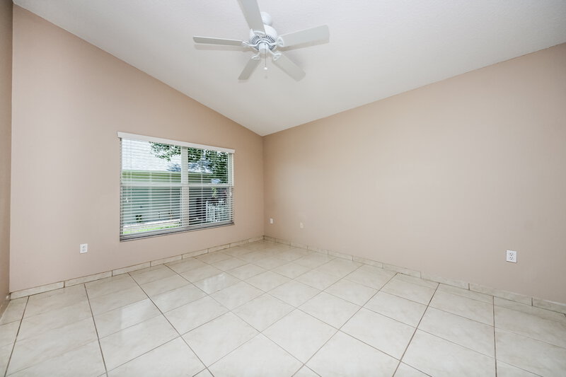 2,620/Mo, 3237 Harpers Ferry Ct Orlando, FL 32837 Main Bedroom View