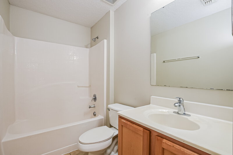 2,595/Mo, 744 Westcliffe Dr Winter Garden, FL 34787 Bathroom View