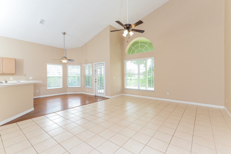 2,515/Mo, 757 White Ivey Ct Apopka, FL 32712 Living Room View
