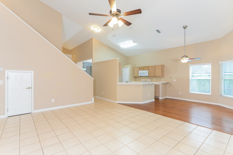 2,515/Mo, 757 White Ivey Ct Apopka, FL 32712 Living Room View 2