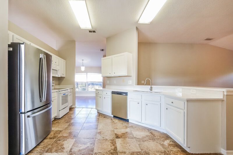 2,245/Mo, 232 Valley Edge Dr Minneola, FL 34715 Kitchen View