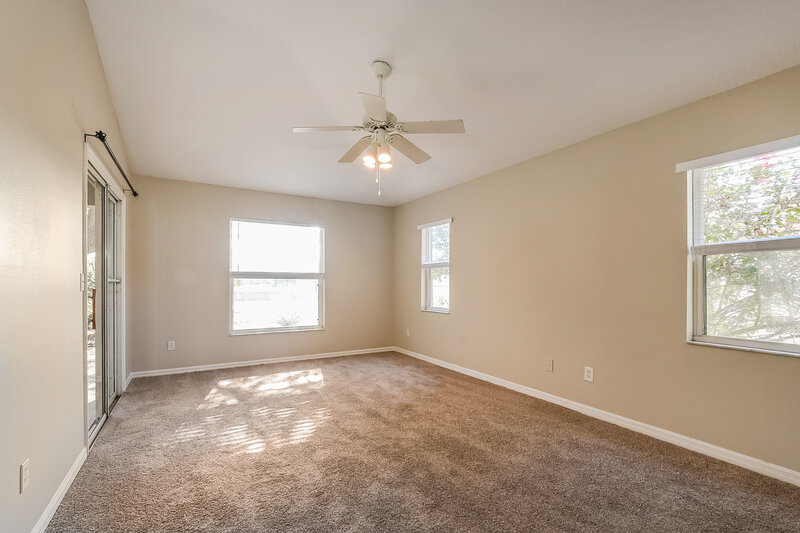 2,245/Mo, 232 Valley Edge Dr Minneola, FL 34715 Main Bedroom View