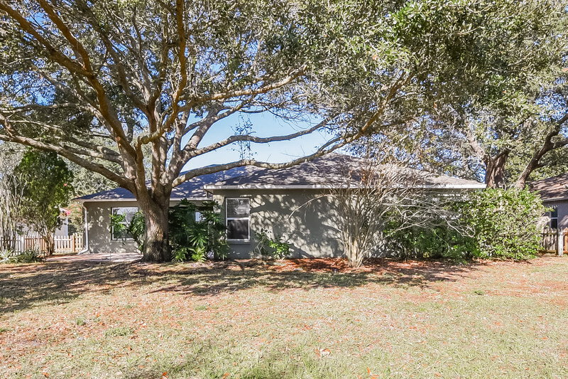 2,245/Mo, 232 Valley Edge Dr Minneola, FL 34715 Rear View