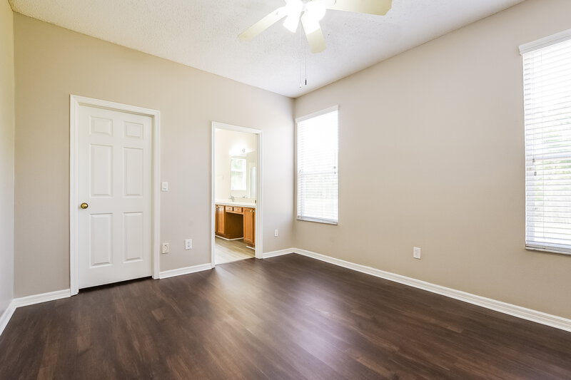 2,340/Mo, 14200 Viburnum Ln Orlando, FL 32828 Main Bedroom View