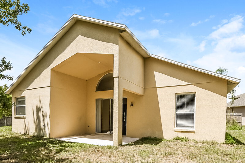 2,340/Mo, 14200 Viburnum Ln Orlando, FL 32828 Rear View
