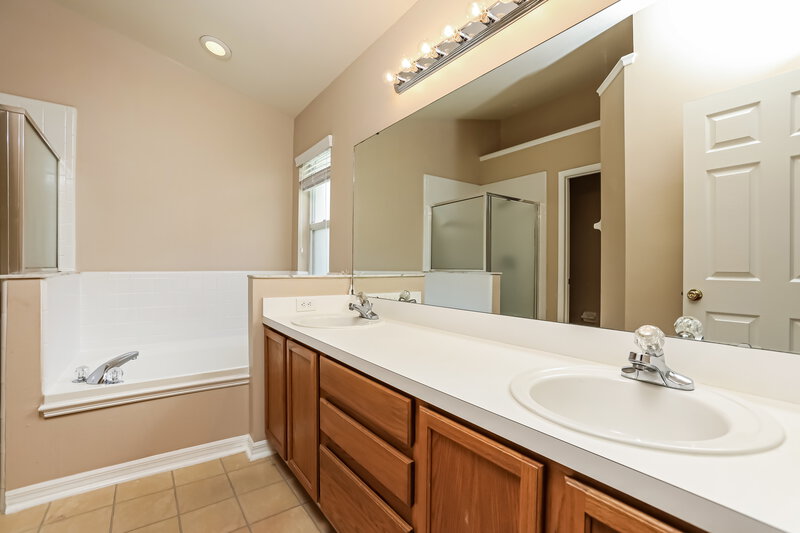 2,330/Mo, 1824 Bobtail Dr Maitland, FL 32751 Main Bathroom View