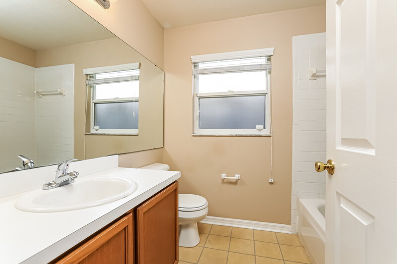 2,330/Mo, 1824 Bobtail Dr Maitland, FL 32751 Bathroom View