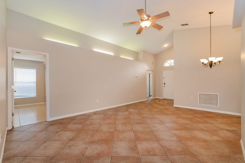 2,220/Mo, 10710 Wildlife Pl Orlando, FL 32825 Living Room View