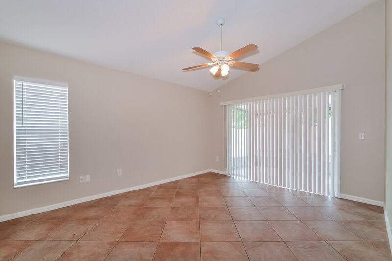 2,220/Mo, 10710 Wildlife Pl Orlando, FL 32825 Living Room View 2