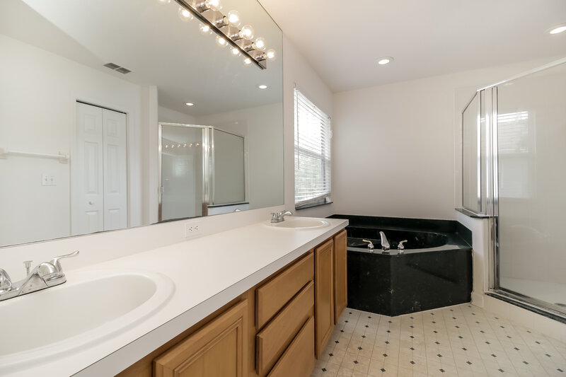 3,860/Mo, 377 Balogh Pl Longwood, FL 32750 Master Bathroom View