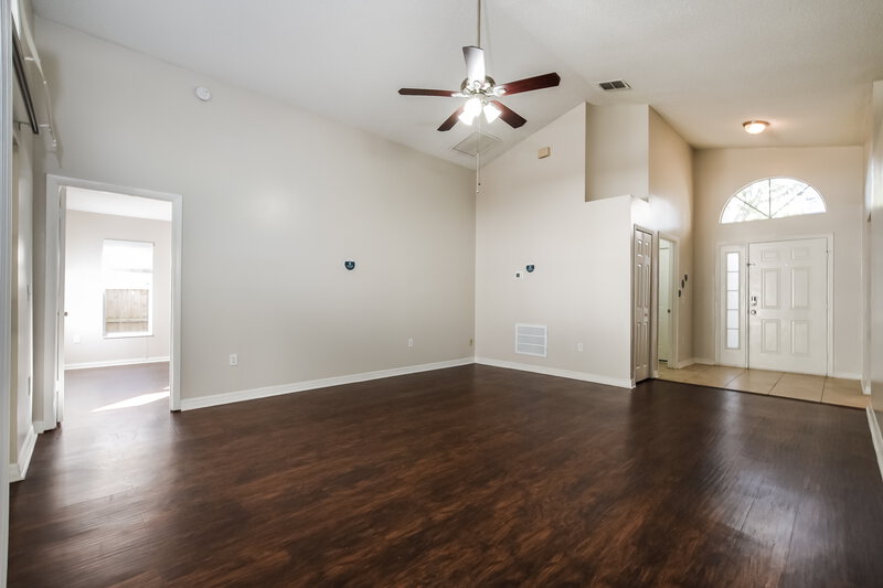 2,085/Mo, 1047 Eagles Forrest Drive Apopka, FL 32712 Living Room View 2
