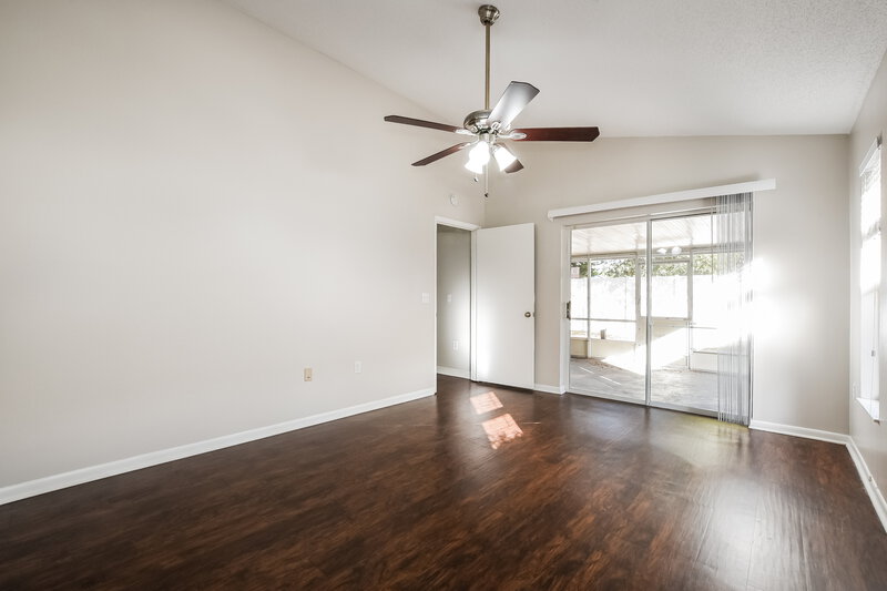 2,085/Mo, 1047 Eagles Forrest Drive Apopka, FL 32712 Main Bedroom View 2